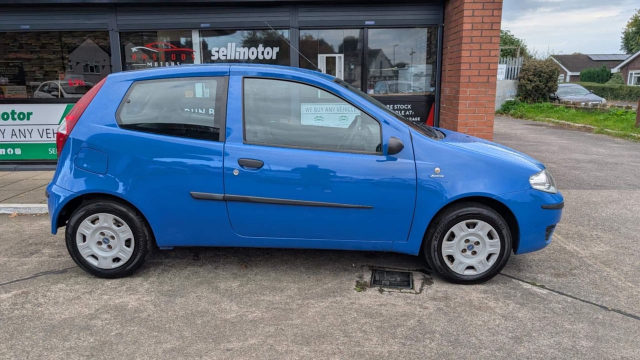 Fiat Punto 1.2 Active 3dr - Picture 7 of 14