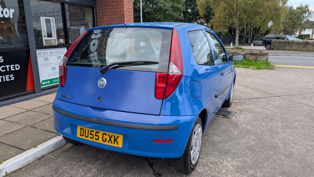 Fiat Punto 1.2 Active 3dr - Picture 9 of 14