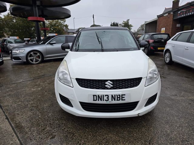 Suzuki Swift 1.2 SZ3 Euro 5 5dr (2013) - Picture 3