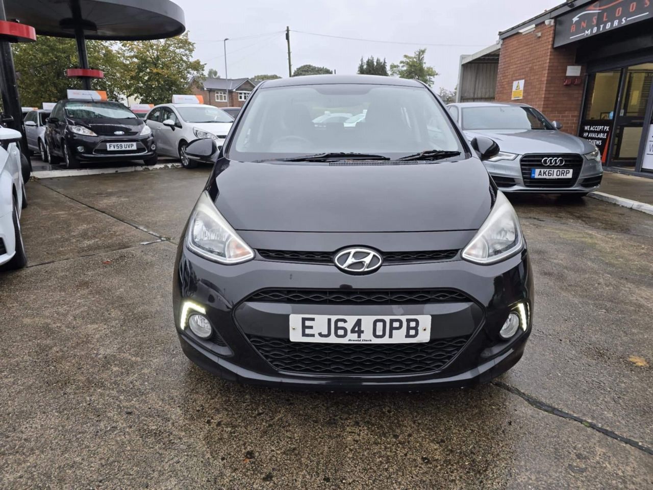 Hyundai i10 1.0 Premium Euro 5 5dr - Picture 4 of 18