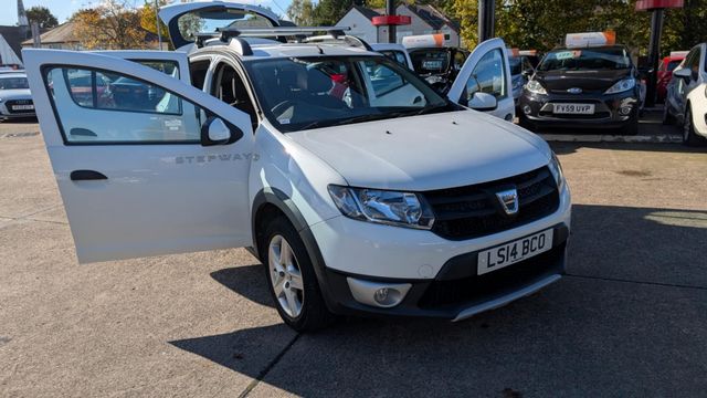 Dacia Sandero Stepway 1.5 dCi Ambiance Euro 5 5dr (2014) - Picture 19