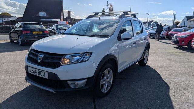 Dacia Sandero Stepway 1.5 dCi Ambiance Euro 5 5dr (2014) - Picture 3