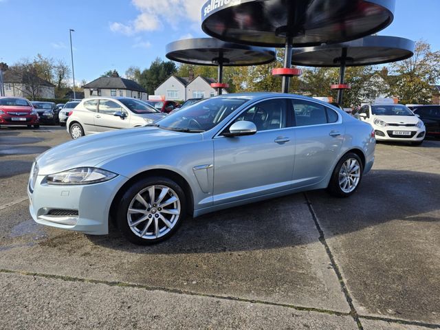 Jaguar XF 3.0d V6 Luxury Auto Euro 5 (s/s) 4dr (2013) - Picture 5