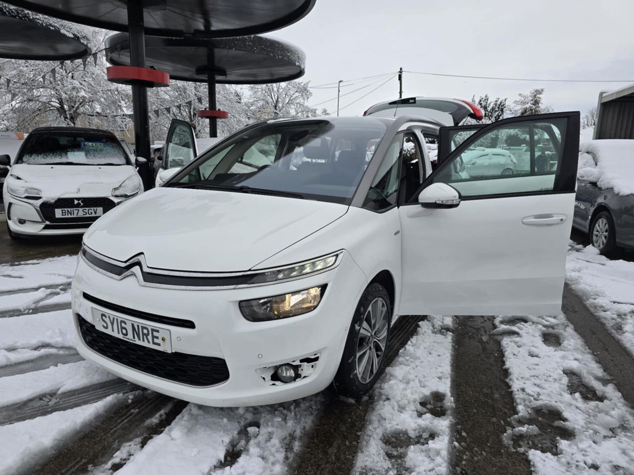 Citroen Grand C4 Picasso 1.6 BlueHDi Exclusive Euro 6 (s/s) 5dr - Picture 15 of 17