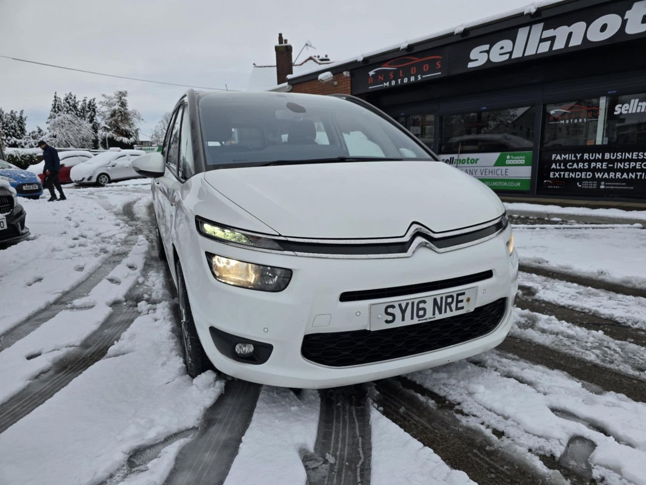 Citroen Grand C4 Picasso 1.6 BlueHDi Exclusive Euro 6 (s/s) 5dr - Picture 2 of 17