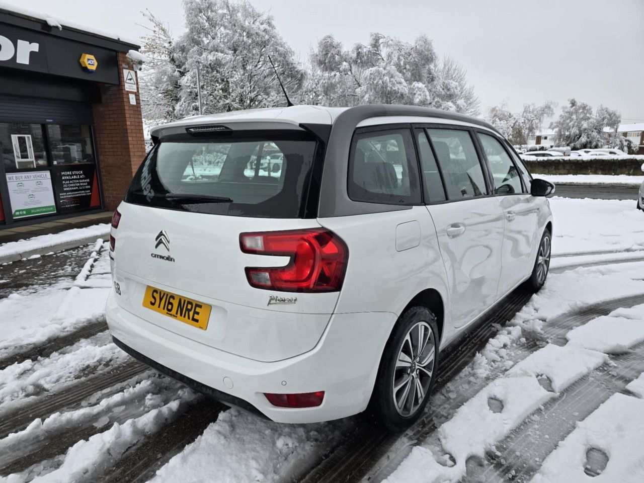 Citroen Grand C4 Picasso 1.6 BlueHDi Exclusive Euro 6 (s/s) 5dr - Picture 8 of 17