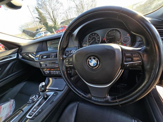 BMW 5 Series 3.0 530d SE Steptronic Euro 5 4dr (2010) - Picture 11