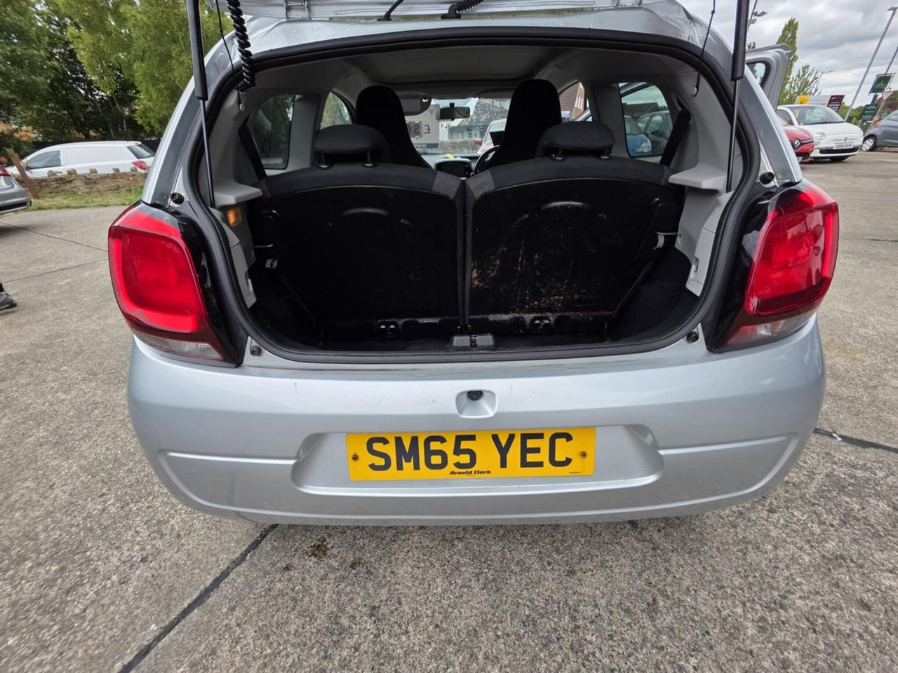 Citroen C1 1.2 PureTech Flair Airscape Euro 6 3dr (Euro 6) - Picture 8 of 10