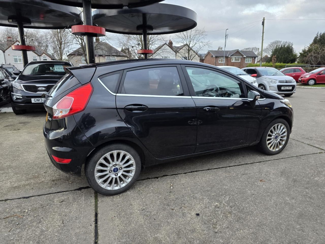 Ford Fiesta 1.0T EcoBoost Titanium Euro 5 (s/s) 5dr - Picture 10 of 20