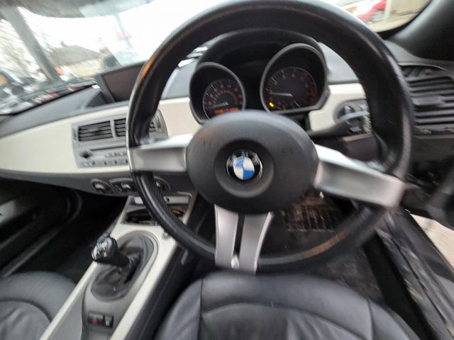 BMW Z4 2.5i Euro 3 2dr (2003) - Picture 6