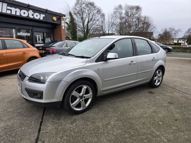 Ford Focus 1.8 Zetec Climate 5dr (2008) - Picture 15