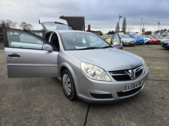 Vauxhall Vectra 1.8 VVT Life 5dr (2009) - Picture 13