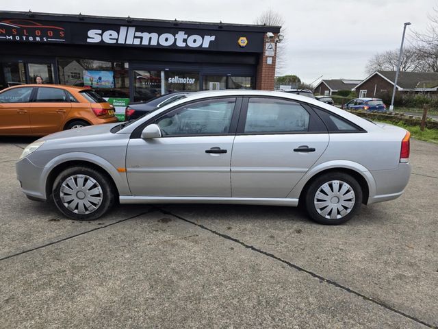 Vauxhall Vectra 1.8 VVT Life 5dr (2009) - Picture 18