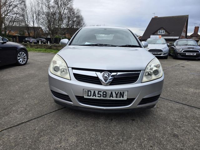 Vauxhall Vectra 1.8 VVT Life 5dr (2009) - Picture 8