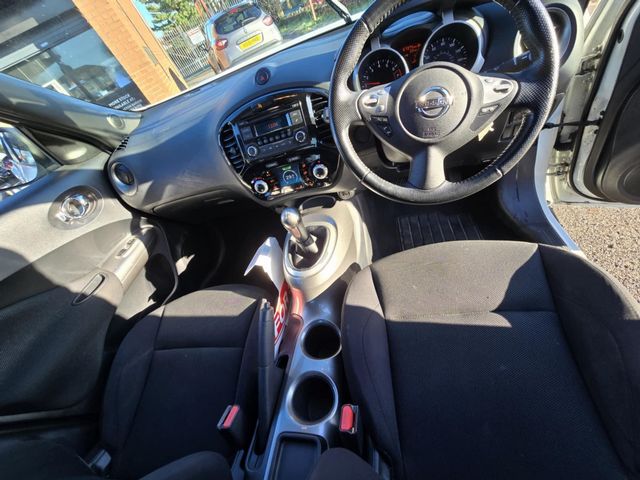 Nissan Juke 1.6 Acenta Euro 5 (s/s) 5dr (2014) - Picture 13