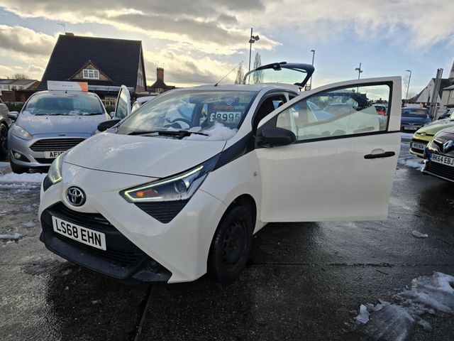 Toyota AYGO 1.0 VVT-i x Euro 6 5dr (2018) - Picture 16