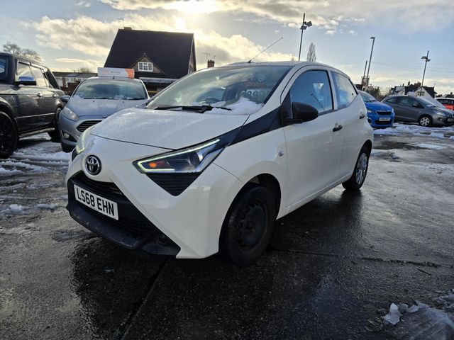 Toyota AYGO 1.0 VVT-i x Euro 6 5dr (2018) - Picture 4