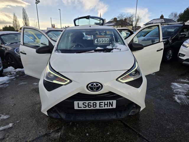 Toyota AYGO 1.0 VVT-i x Euro 6 5dr (2018) - Picture 11