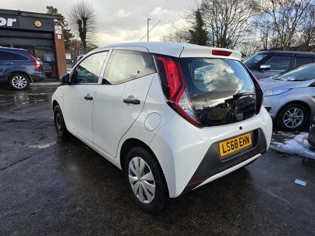 Toyota AYGO 1.0 VVT-i x Euro 6 5dr (2018) - Picture 14