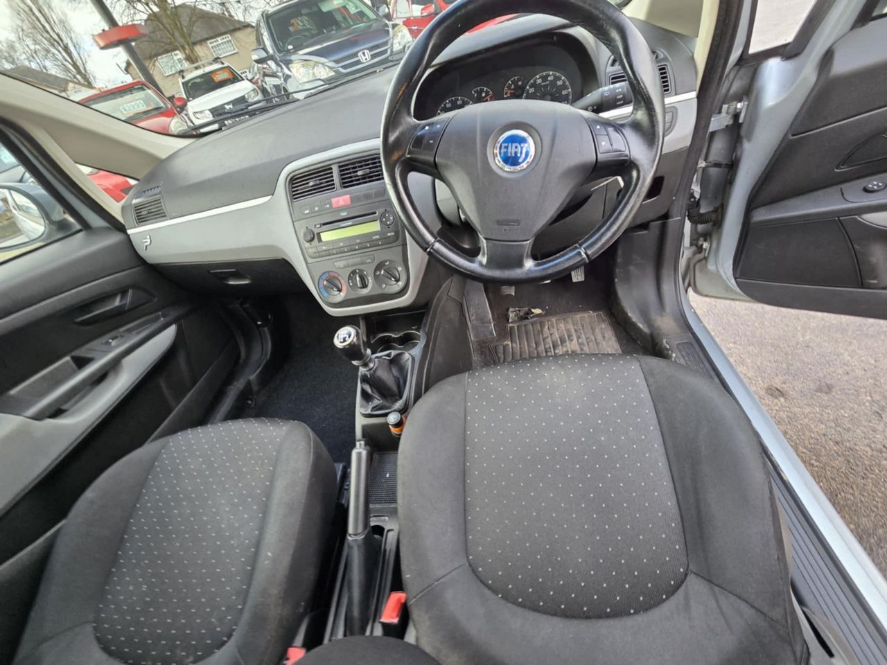 Fiat Grande Punto 1.4 Active Sport 3dr - Picture 13 of 17