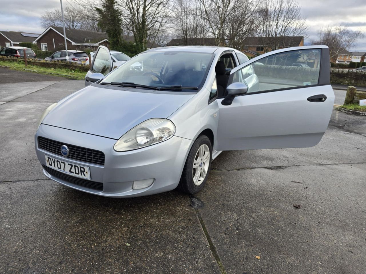 Fiat Grande Punto 1.4 Active Sport 3dr - Picture 16 of 17