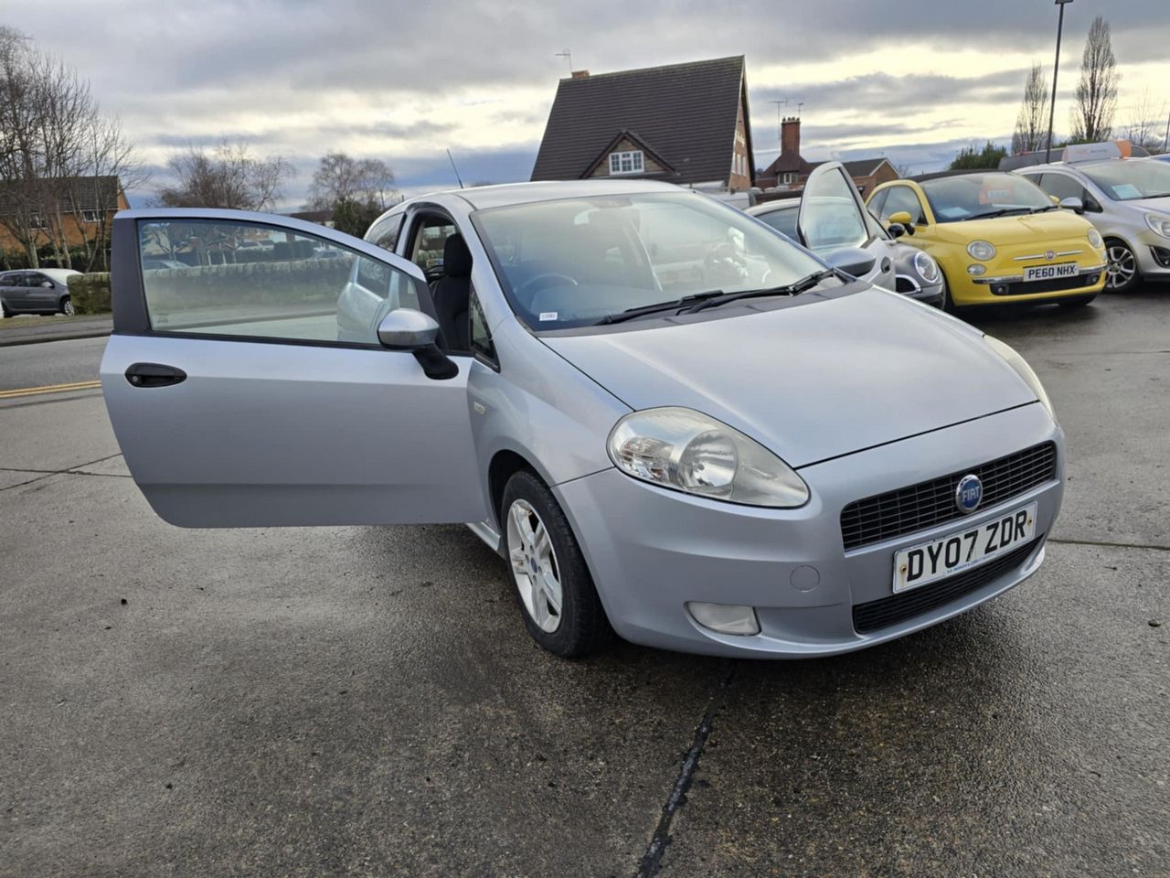 Fiat Grande Punto 1.4 Active Sport 3dr - Picture 3 of 17