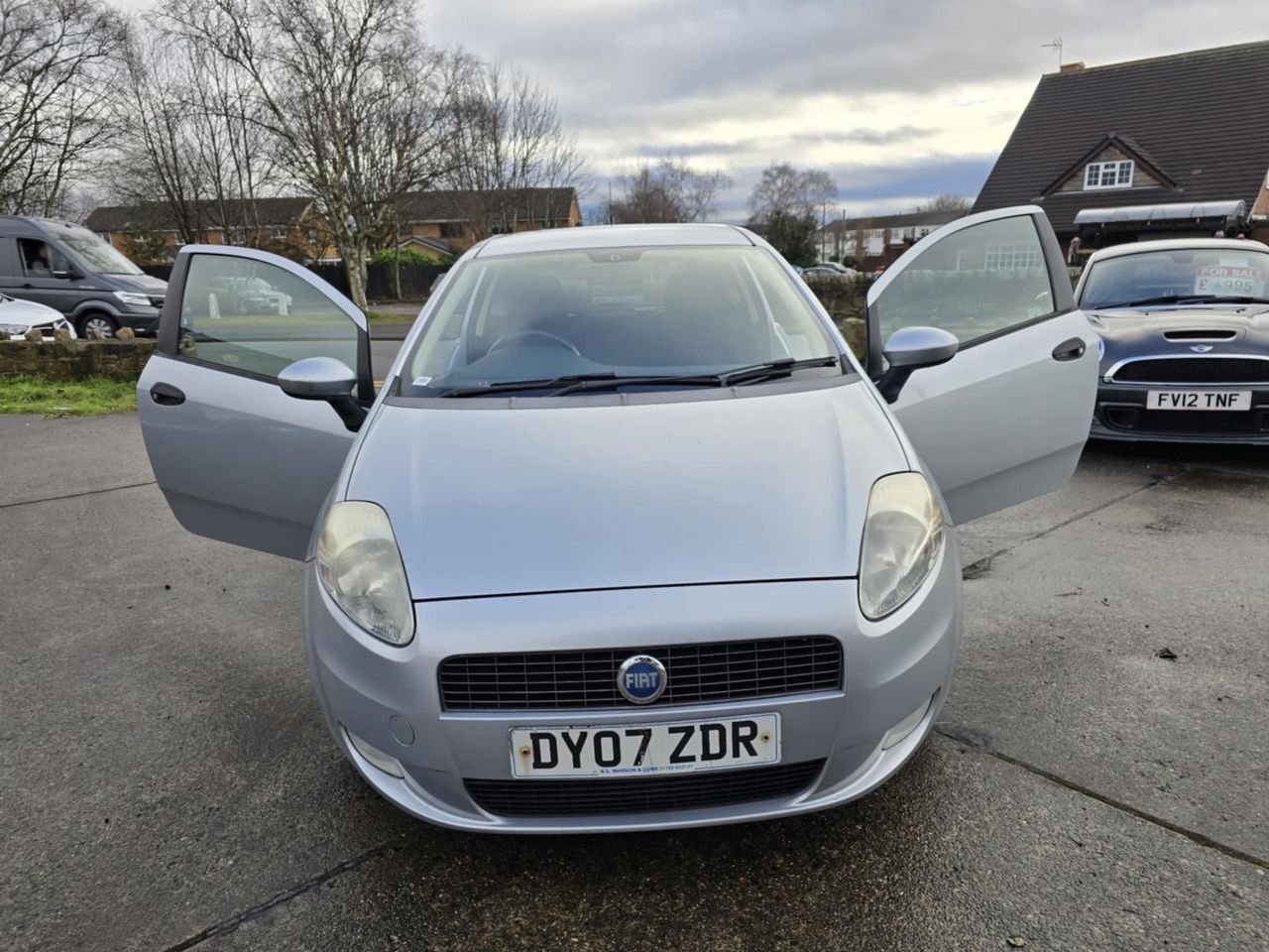Fiat Grande Punto 1.4 Active Sport 3dr - Picture 7 of 17
