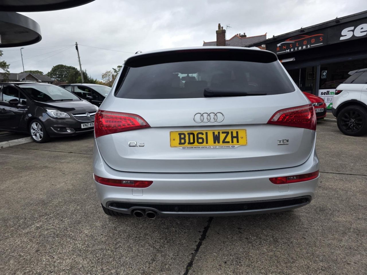 Audi Q5 2.0 TDI S line quattro Euro 5 (s/s) 5dr - Picture 10 of 18