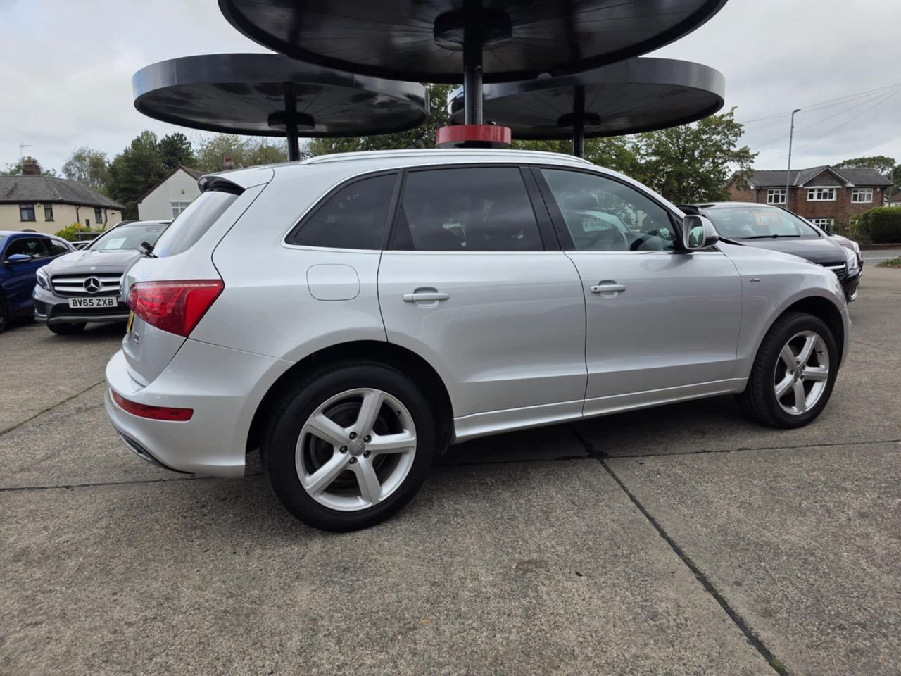 Audi Q5 2.0 TDI S line quattro Euro 5 (s/s) 5dr - Picture 11 of 18