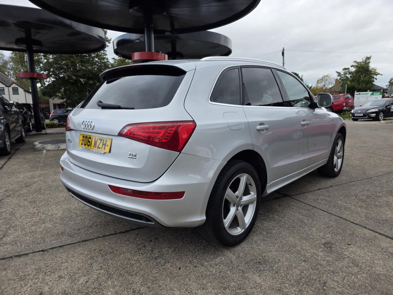 Audi Q5 2.0 TDI S line quattro Euro 5 (s/s) 5dr - Picture 12 of 18