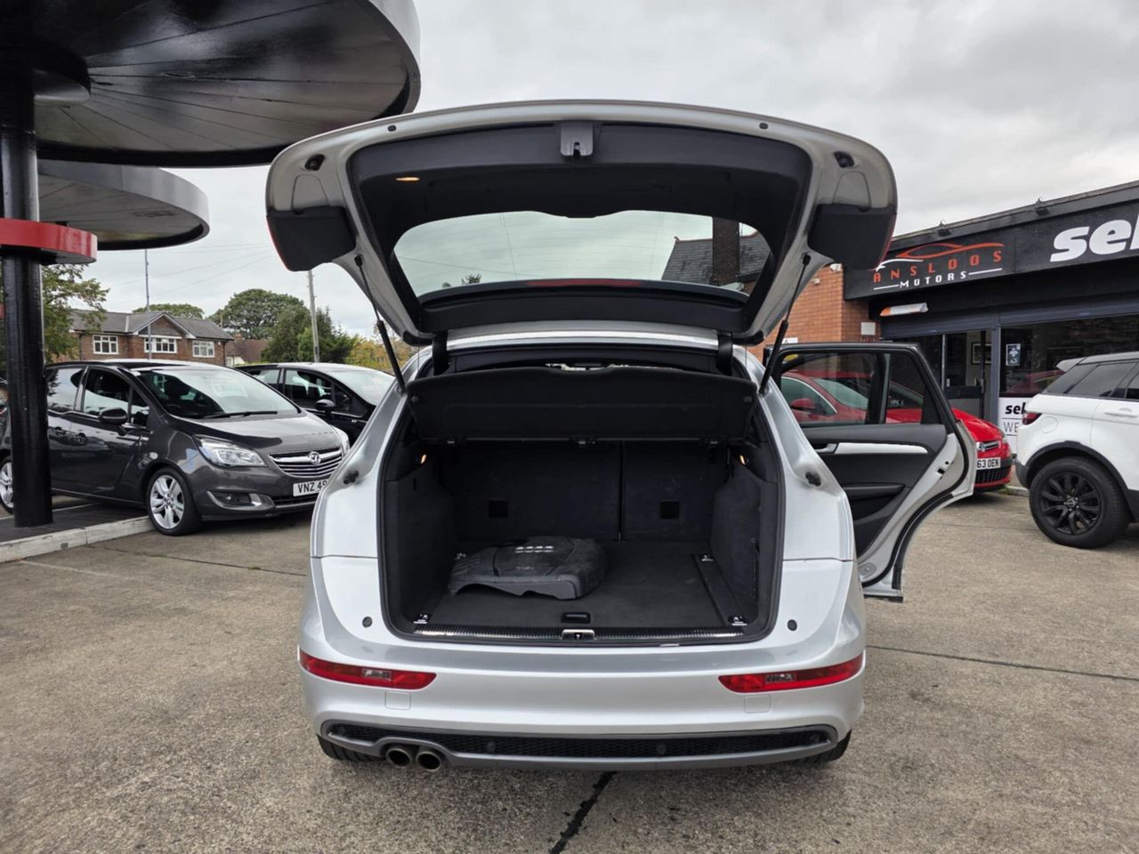 Audi Q5 2.0 TDI S line quattro Euro 5 (s/s) 5dr - Picture 17 of 18