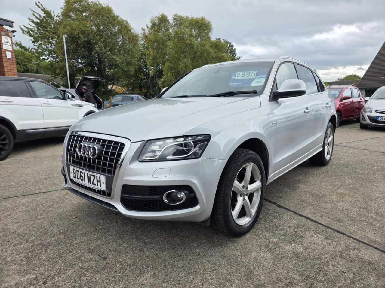 Audi Q5 2.0 TDI S line quattro Euro 5 (s/s) 5dr - Picture 3 of 18