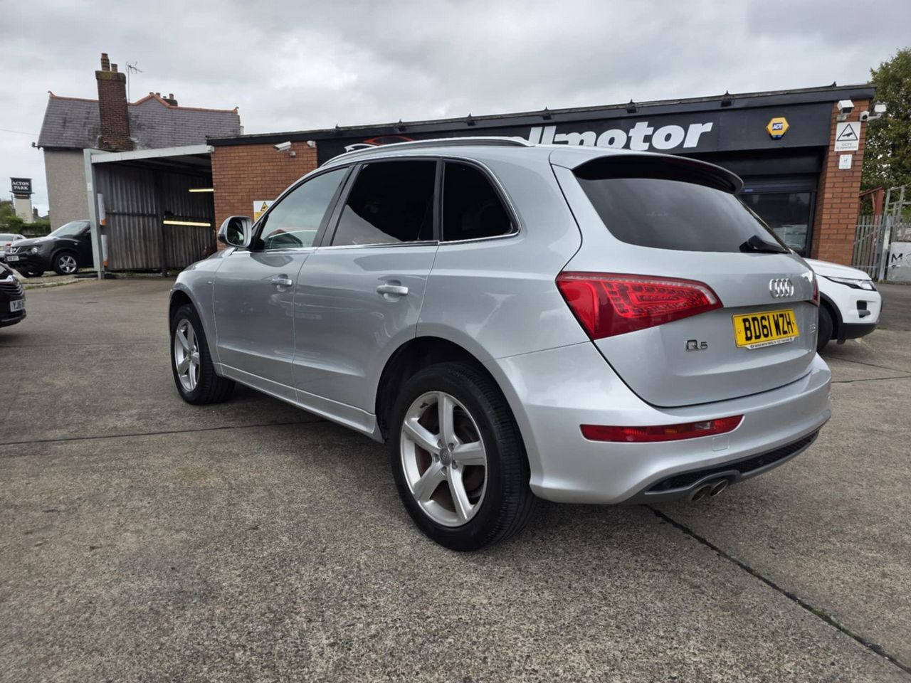 Audi Q5 2.0 TDI S line quattro Euro 5 (s/s) 5dr - Picture 8 of 18