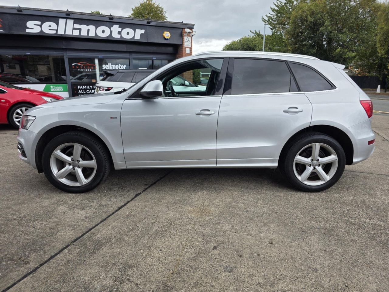 Audi Q5 2.0 TDI S line quattro Euro 5 (s/s) 5dr - Picture 9 of 18