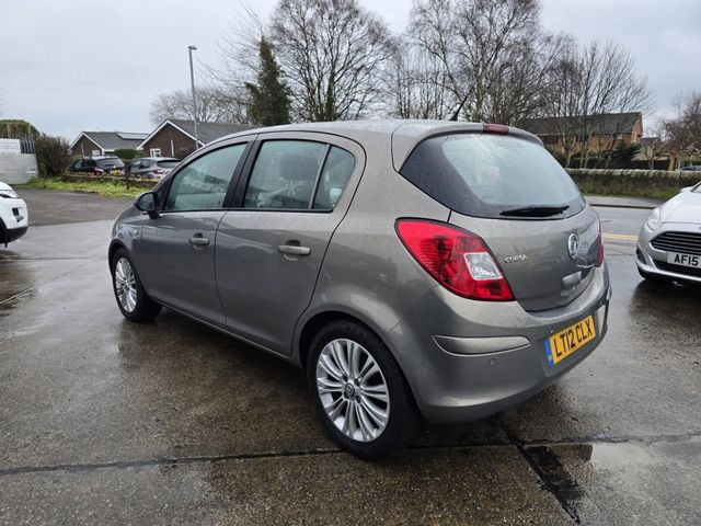 Vauxhall Corsa 1.4 16V SE Auto Euro 5 5dr (2012) - Picture 3