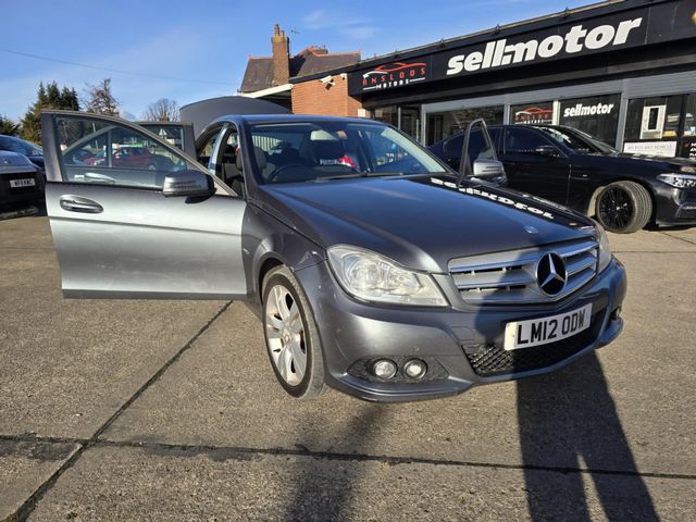 Mercedes-Benz C Class 2.1 C220 CDI BlueEfficiency SE Euro 5 (s/s) 4dr (2012) - Picture 8