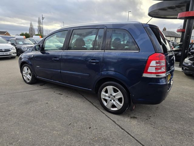 Vauxhall Zafira 1.6 16V Energy Euro 5 5dr (2011) - Picture 13