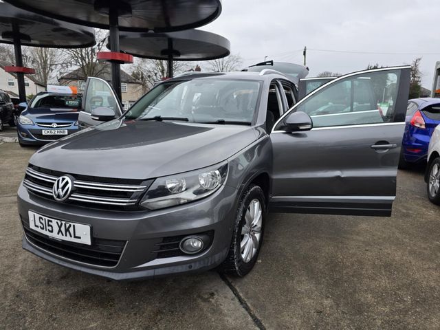 Volkswagen Tiguan 2.0 TDI BlueMotion Tech Match 4WD Euro 5 (s/s) 5dr (2015) - Picture 18