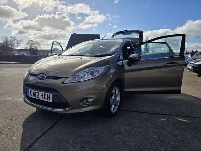 Ford Fiesta 1.4 Zetec 5dr (2012) - Picture 21