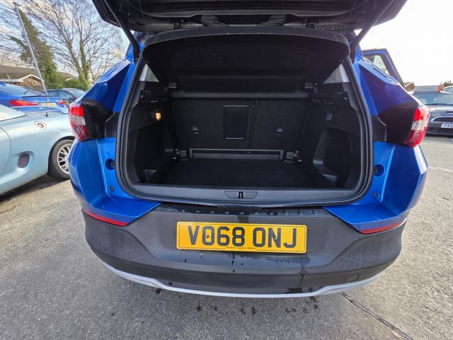 Vauxhall Grandland X 1.2 Turbo Sport Nav Euro 6 (s/s) 5dr (2018) - Picture 17