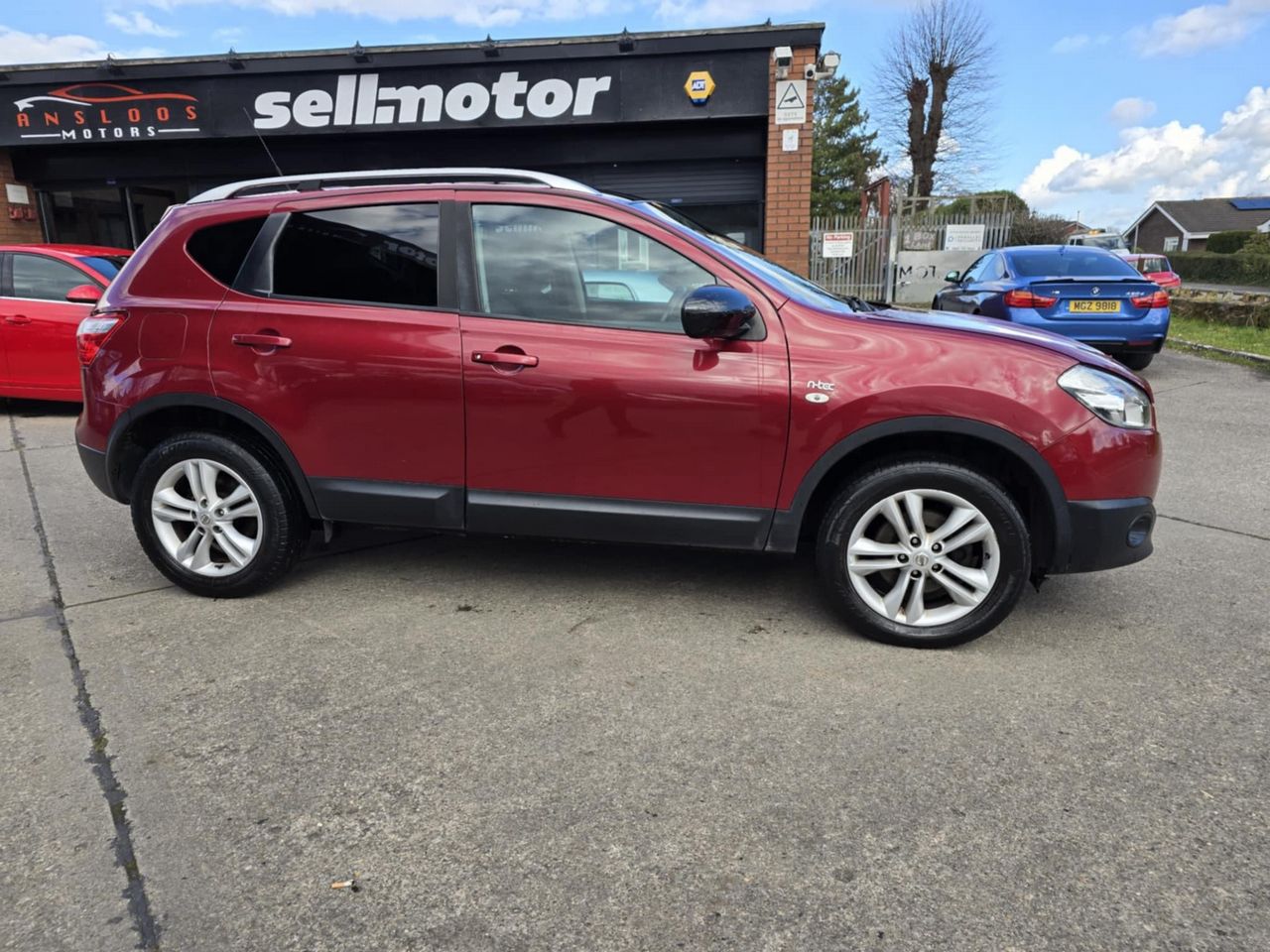 Nissan Qashqai 1.5 dCi n-tec 2WD Euro 4 5dr - Picture 16 of 18