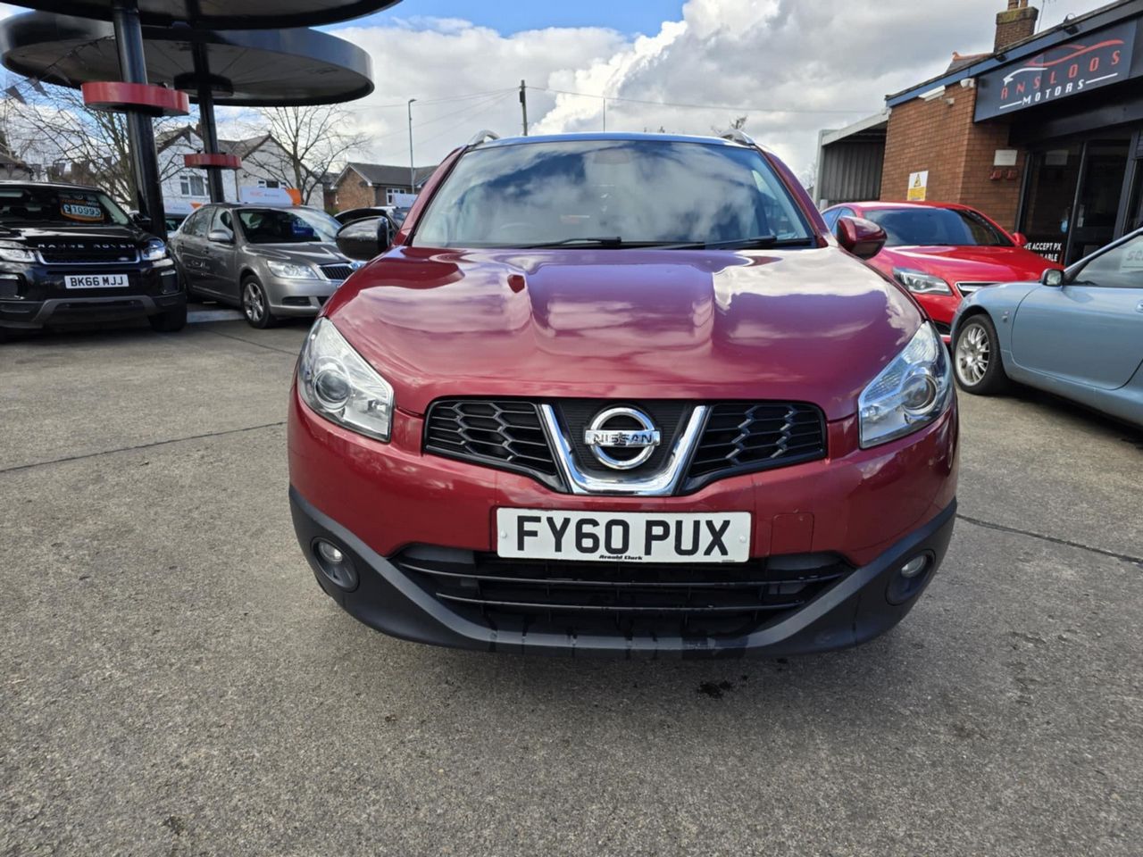 Nissan Qashqai 1.5 dCi n-tec 2WD Euro 4 5dr - Picture 1 of 18