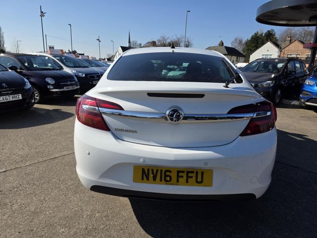 Vauxhall Insignia 1.8i SRi Nav Euro 6 5dr (2016) - Picture 11