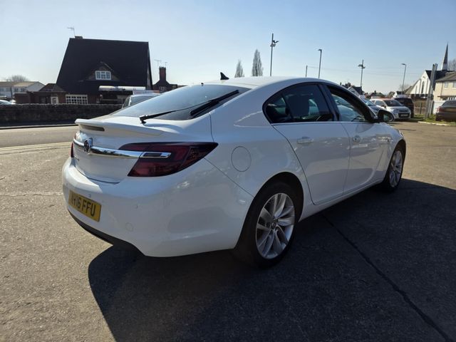 Vauxhall Insignia 1.8i SRi Nav Euro 6 5dr (2016) - Picture 15