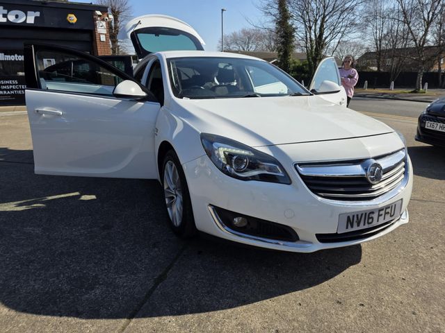 Vauxhall Insignia 1.8i SRi Nav Euro 6 5dr (2016) - Picture 9