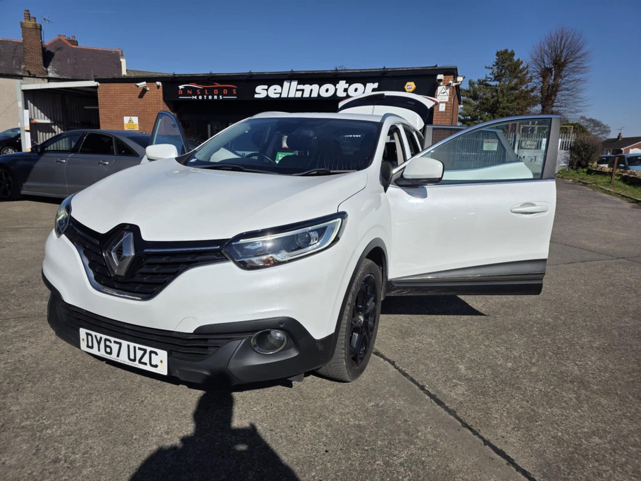 Renault Kadjar 1.2 TCe Dynamique S Nav Euro 6 (s/s) 5dr - Picture 13 of 17