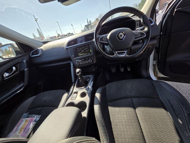 Renault Kadjar 1.2 TCe Dynamique S Nav Euro 6 (s/s) 5dr (2017) - Picture 8