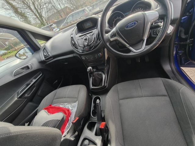 Ford B-Max 1.4 Zetec Euro 5 5dr (2015) - Picture 14