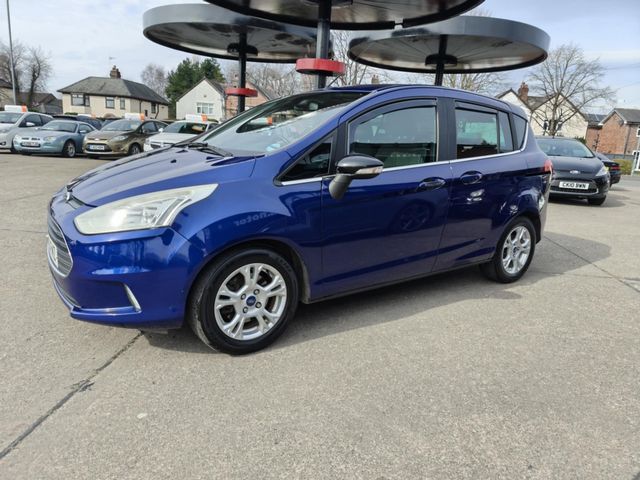 Ford B-Max 1.4 Zetec Euro 5 5dr (2015) - Picture 4