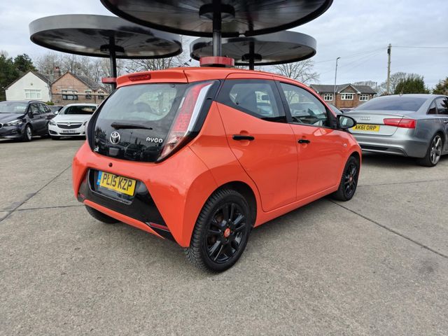 Toyota AYGO 1.0 VVT-i x-cite Euro 5 5dr Euro 5 (2015) - Picture 16